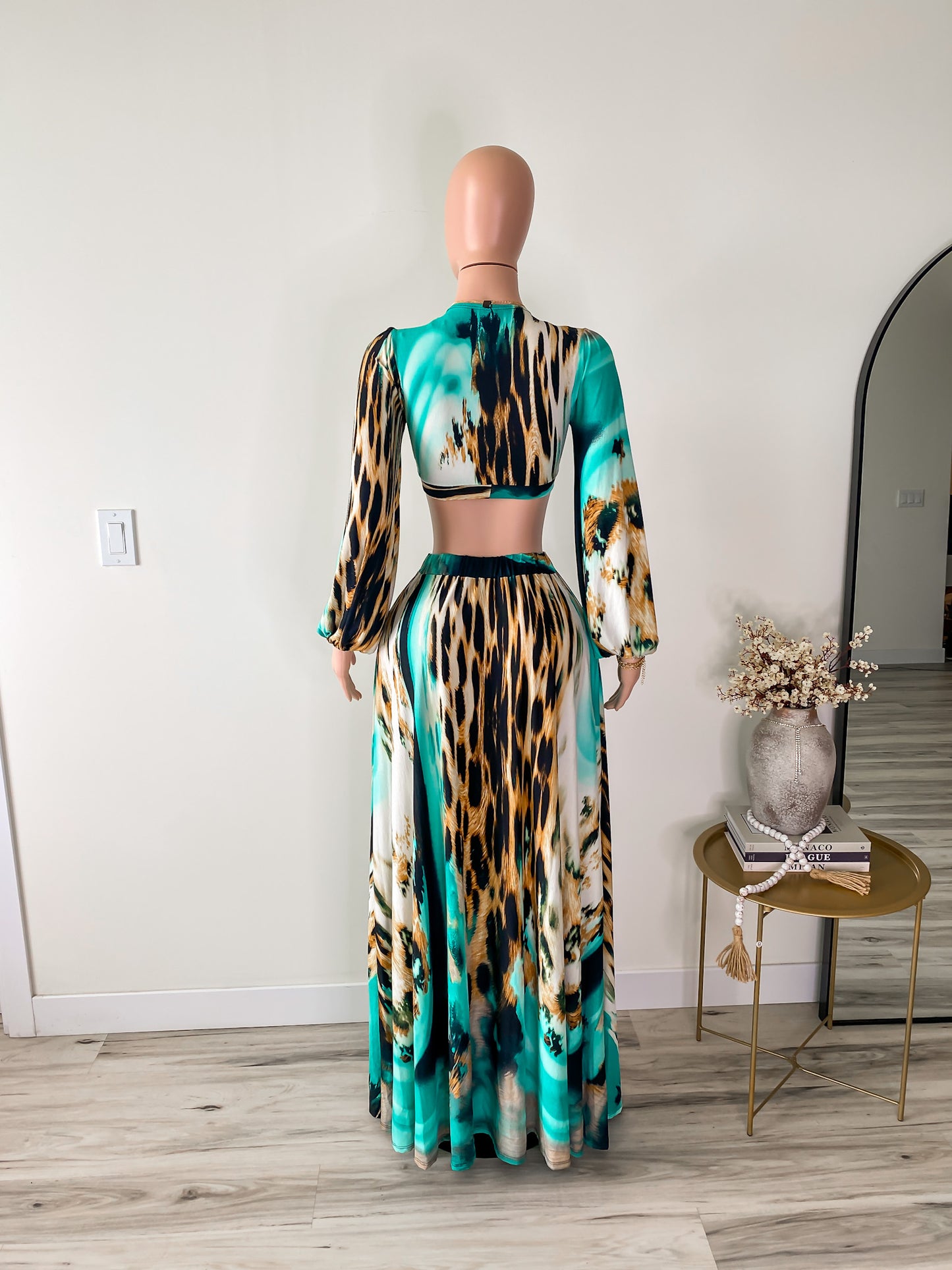 Savage Siren – Tie-Front Crop Top & Flowy Maxi Skirt Set