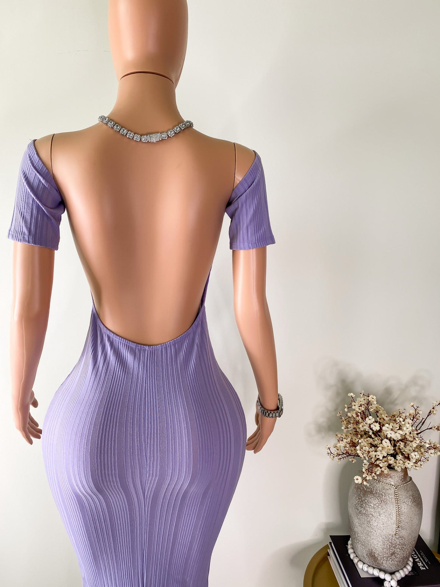 Bare Intentions – Ribbed Backless Midi Dress (Lavender)